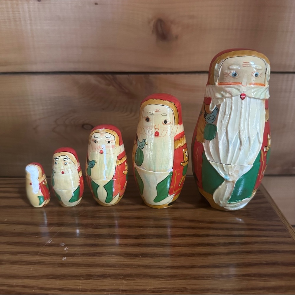 Vintage Matryoshka Santa Claus Nesting Dolls Wooden Christmas  Folk Art Set Of 5